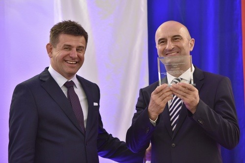 Daniel Kvocera (vpravo) s ministrom životného prostredia Lászlóm Solymósom