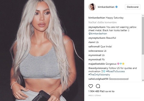 V sobotu sa Kim Kardashian chválila na instagrame fotkou svjej hrivy. 