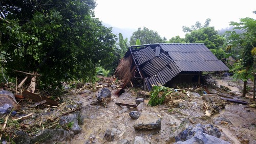 Vietnam zaplavili dažde: Pri