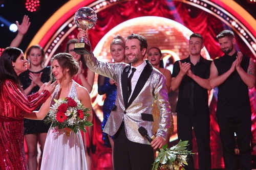Šampiónmi šiestej série Let´s Dance sa stali herec Vlado Kobielsky a jeho tanečná partnerka Dominika Chrapeková.