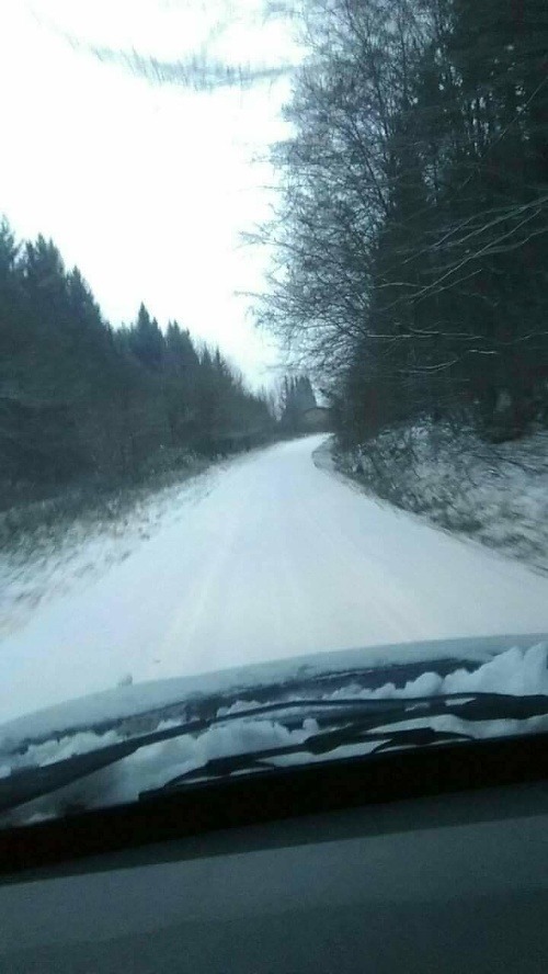 ONLINE Slovensko zasiahlo sneženie: