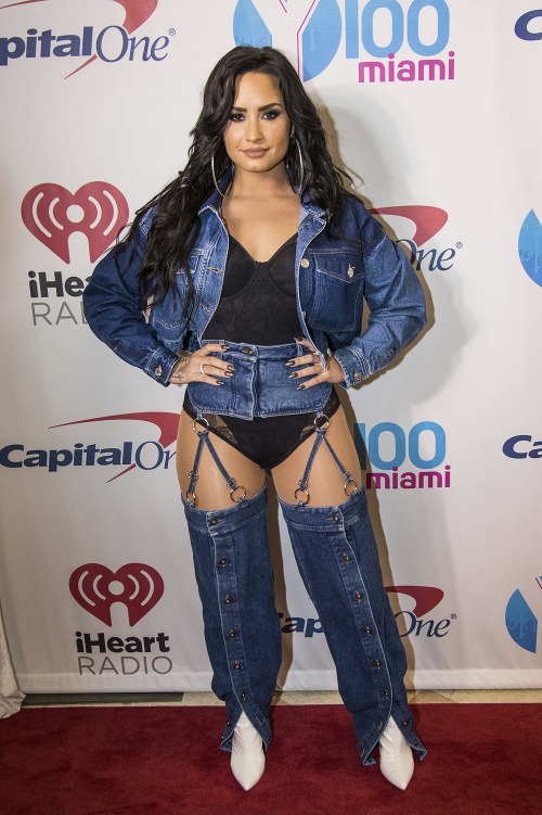 Demi Lovato sa predviedla v pomerne zvláštnom outfite.