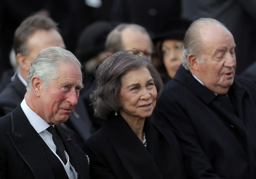 Zľava princ Charles z Veľkej Británie, bývalá španielska kráľovná Sofia a kráľ Juan Carlos I.