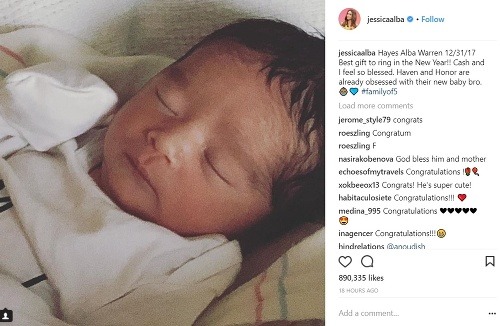 Hviezdna Jessica Alba porodila