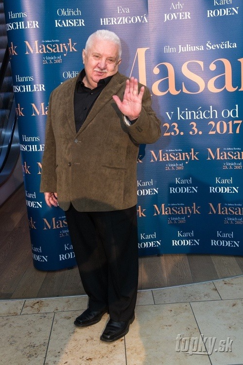 Marián Labuda sa v marci zúčastnil premiéry filmu Masaryk. 
