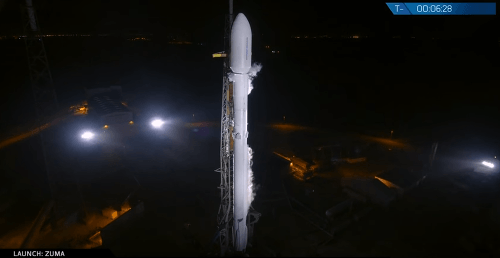 S tajným vojenským nákladom odštartovala do vesmíru americká raketa Falcon 9