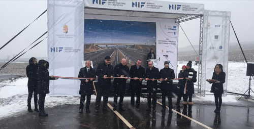 Maďarská diaľničná spoločnosť otvorila rýchlostný úsek M30 na hraničnom priechode Slovenska s Maďarskom 