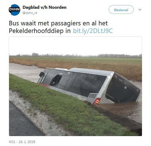 Prevrátený autobus v Holandsku