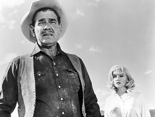 Clark Gable vo filme Mustangy s Marilyn Monroe