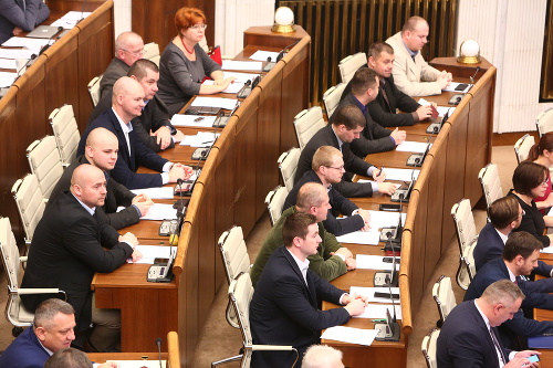 Prvé zasadnutie parlamentu: VIDEO