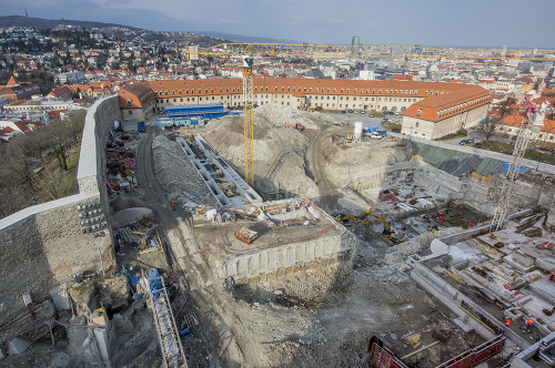 Obnova Bratislavského hradu ide
