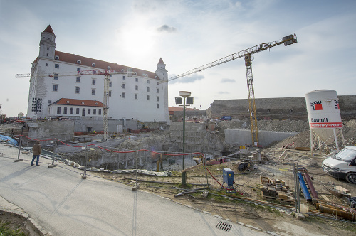 Obnova Bratislavského hradu ide