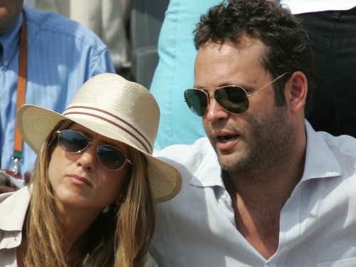 Jennifer Aniston a Vince Vaughn sa zblížili počas nakrúcania filmu s názvom Rozchod!. Strávili spolu viaceré dovolenky a ich vzťah vyzeral sľubne. Zhruba po roku však prišlo to, čo ich kedysi spojilo - Rozchod!