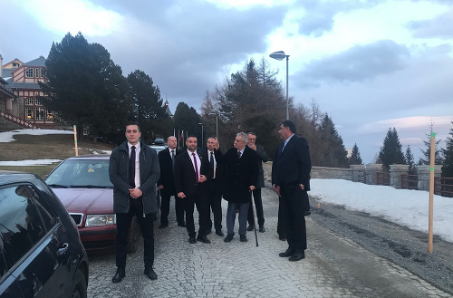 Miloš Zeman na prechádzke