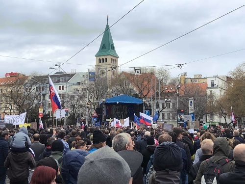 MIMORIADNY ONLINE Slovensko opäť