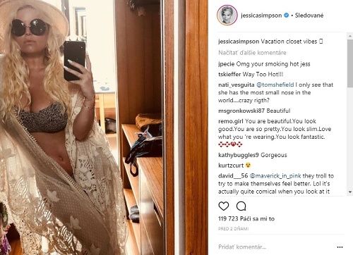 Jessica Simpson sa fotkami v plavkách pochválila aj na instagrame.