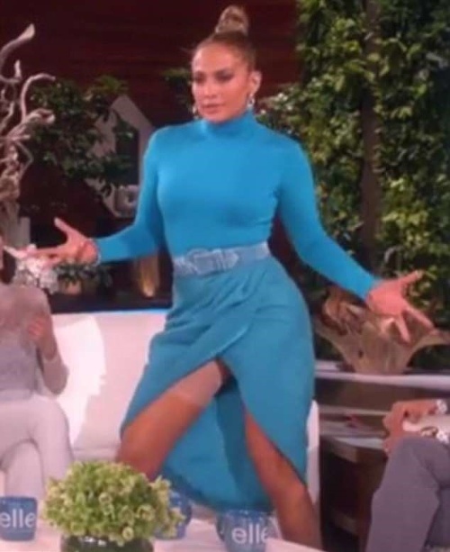 Jennifer Lopez ukázala, čo skrýva pod šatami...