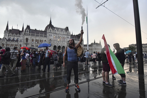 Masové demonštrácie proti Orbánovi: