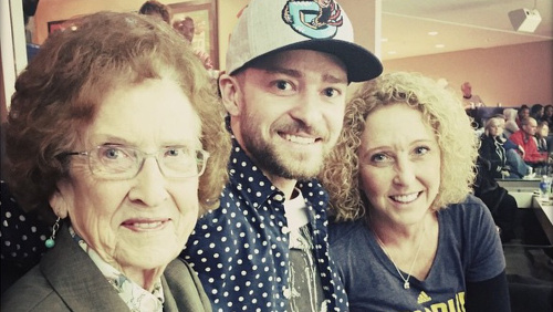 Justin Timberlake s babkou a mamou Lynn.