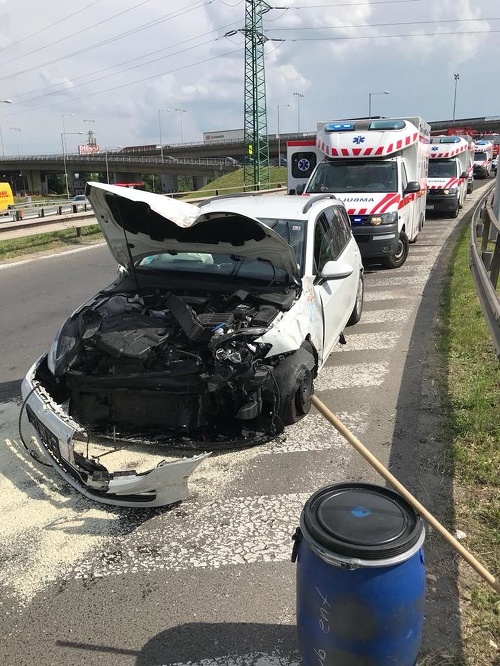 Nehoda autobusu v Bratislave.