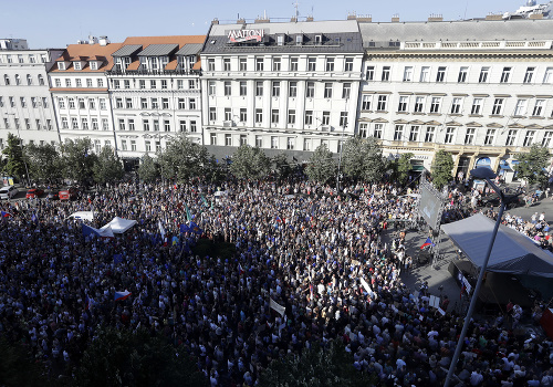 Tisícky ľudí počas demonštrácie