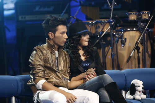 Monika a Honza zostali svorne sedieť na lavici...