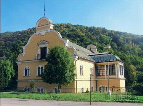 Tihányiovský kaštieľ, Banská Bystrica