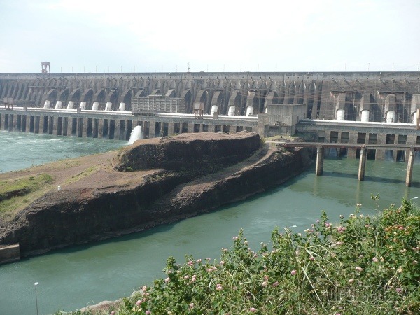 vodná elektráreň Itaipú, Brazília