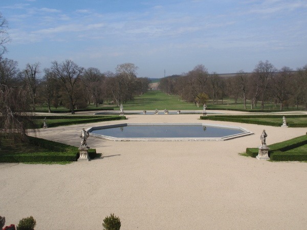 Park v zámku v