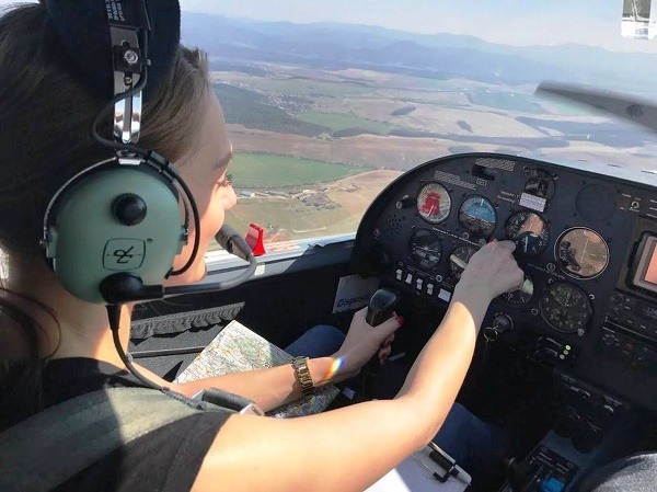 Sympatická pilotka Ivana: Lietadlo