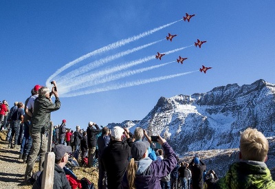 Letecká šou Axalp vo Švajčiarsku Letecká šou Axalp vo Švajčiarsku
