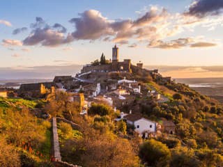 Portugalský Monsaraz – mesto, v ktorom sa dotknete nebies