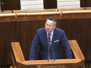 Na knihy, ale aj elektronické a audioknihy znížime DPH na 5 %, uviedol minister Kamenický