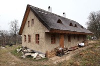 Dom z prírodných materiálov