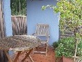 Chladná modrá s&nbsp;terakotovou na