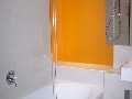 Kombinácia oranžovej s béžovou