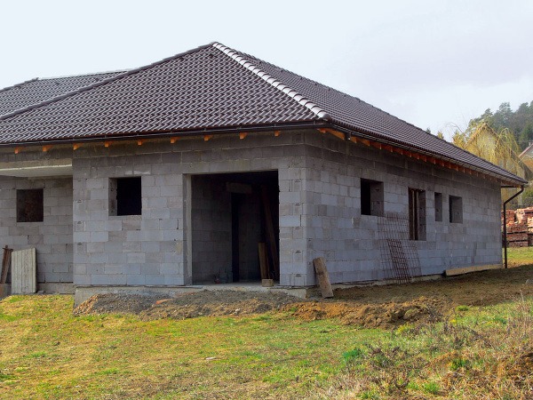 Tvárnice na nosné a obvodové
