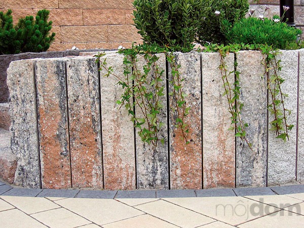 Betónové palisády Bossapal s rustikálnym Betónové palisády Bossapal s rustikálnym