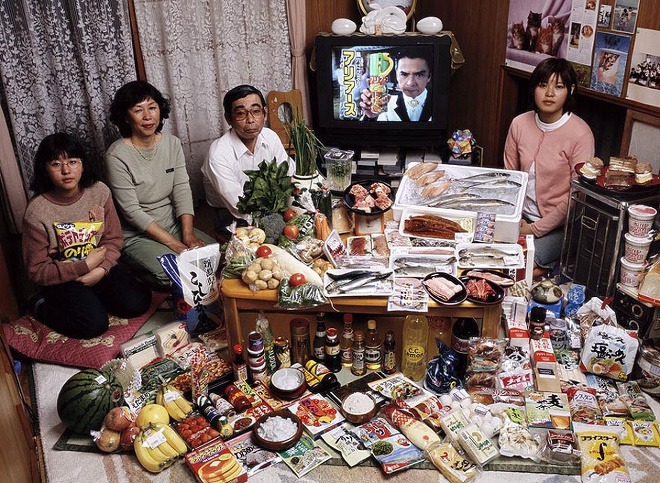Rodina z Japonska minie na jedlo 361 dolárov za týždeň. (Foto: Demilked.com)