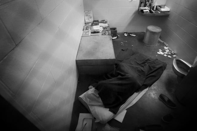 Takto to vyzerá vo väzenskej cele psychicky chorého pacienta. (Foto: Prisonphotography.org)