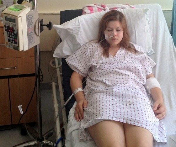 Megan Thomasonová strávila 6 dní v nemocnici, kde bojovala o život. (Foto: Dailymail.co.uk)