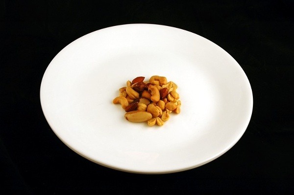 33 gramov solených orechov obsahuje 200 kalórií. (Foto: Wisegeek.com)