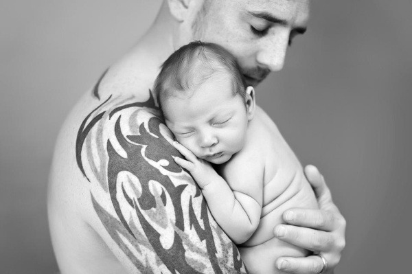 Chris Broadfield so svojim vytúženým synčekom. (Foto: Facebook.com)