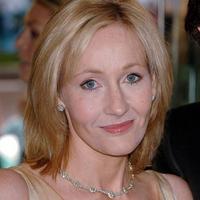 JK Rowling sa objavila aj na nedávnej premiére filmu Harry Potter a Fénixov rád