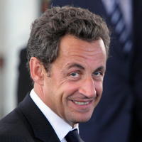 Sarkozy sa výberom prsteňa pre Carlu Bruni dlho netrápil.