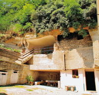 Od roku 1983 sú skalné obydlia vyhlásené za pamiatkovú rezerváciu ľudovej architektúry.