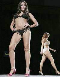 Konečne! Žiadne anorektičky ani mladučké dievčatá „pod zákonom“.