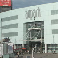 V Bratislave je tretina predajných plôch nákupných centier.