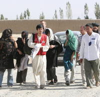 Taliban prepustil vo štvrtok na slobodu posledných sedem juhokórejských rukojemníkov.