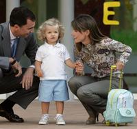 Felipe a Letizia mali čo robiť s ich princezničkou.